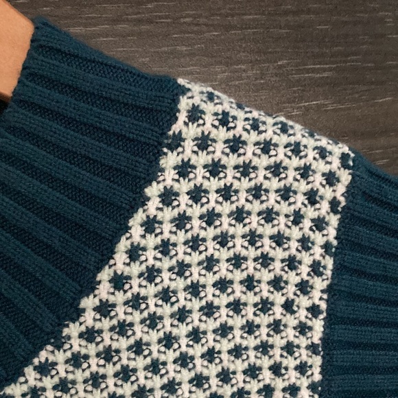 Like New Club Monaco Sm Knit Vest in Spruce Green & Off White - Picture 5 of 8